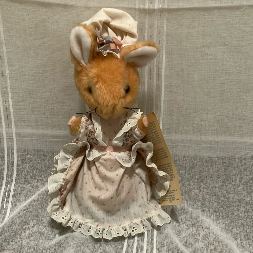 Vintage Peter Rabbit Soft Toy - Lady Mouse